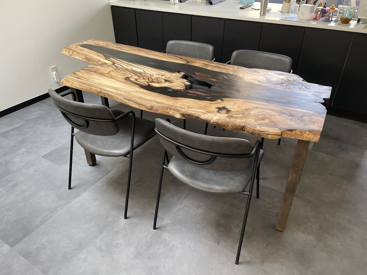 天然木を使用したこだわりの一品